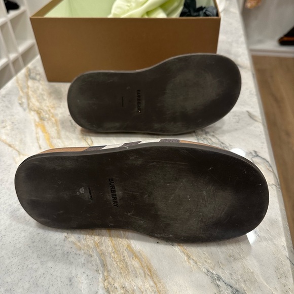 Burberry Sandals - Picture 5 of 5